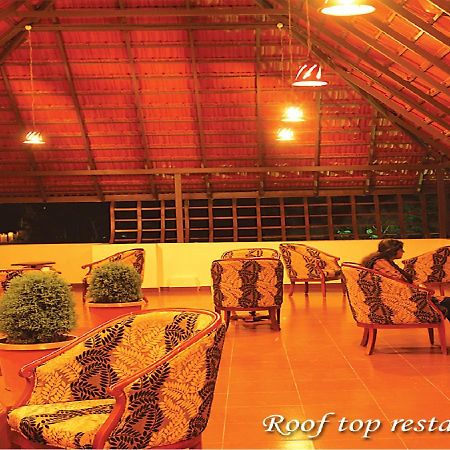 Отель Grand Thekkady Kumily Экстерьер фото